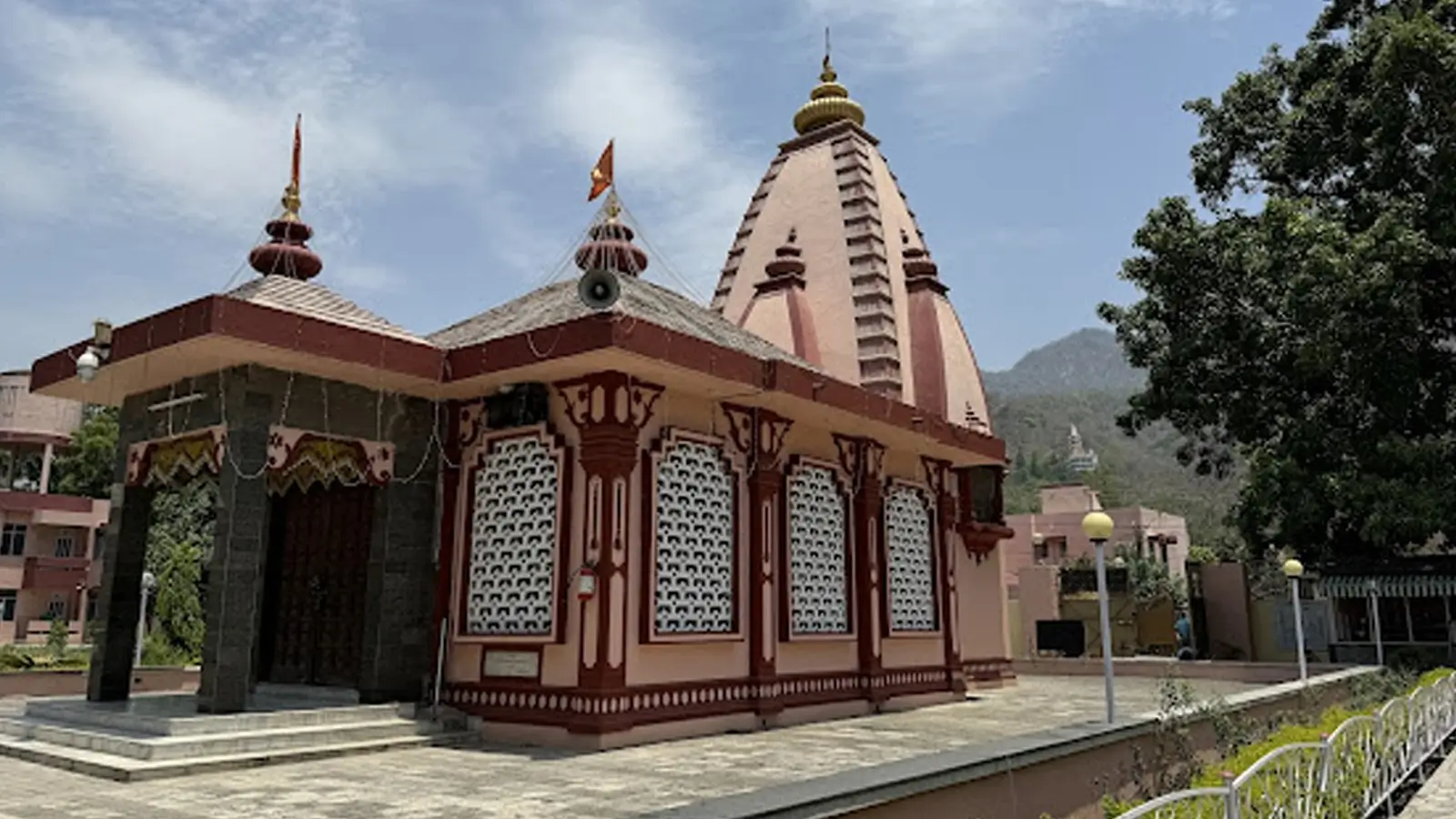 Top Amenities for Tourists